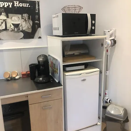 Cozy And Comfortable 2-room In شقة