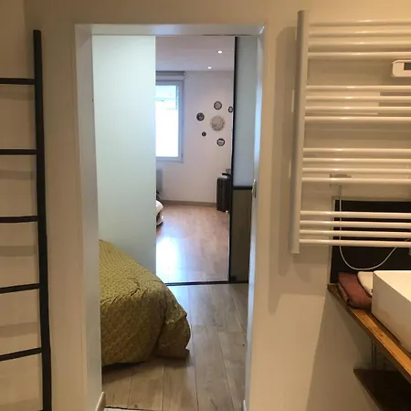 Cozy And Comfortable 2-room In شقة *