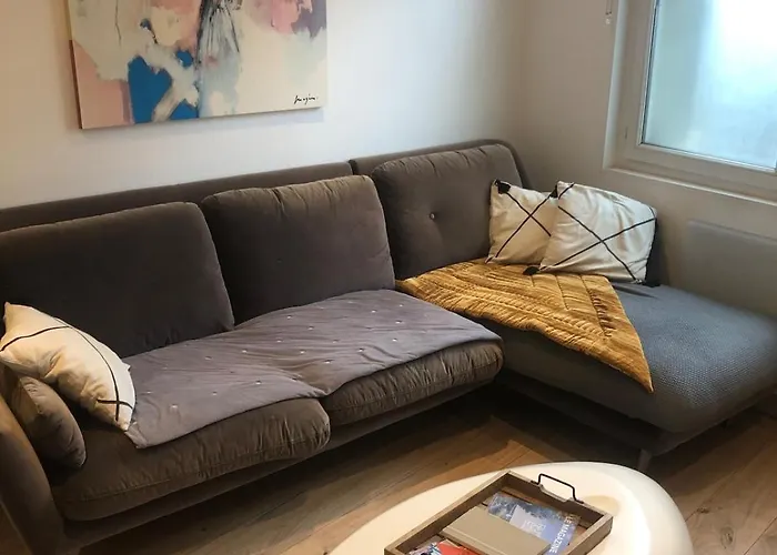 Appartement Cozy And Comfortable 2-room In *