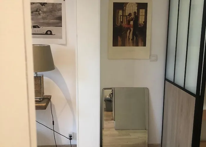 Cozy And Comfortable 2-room In