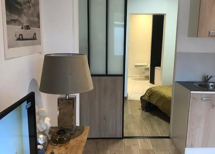 Cozy And Comfortable 2-room In *