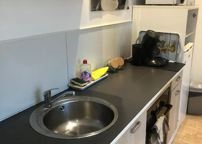 Cozy And Comfortable 2-room In