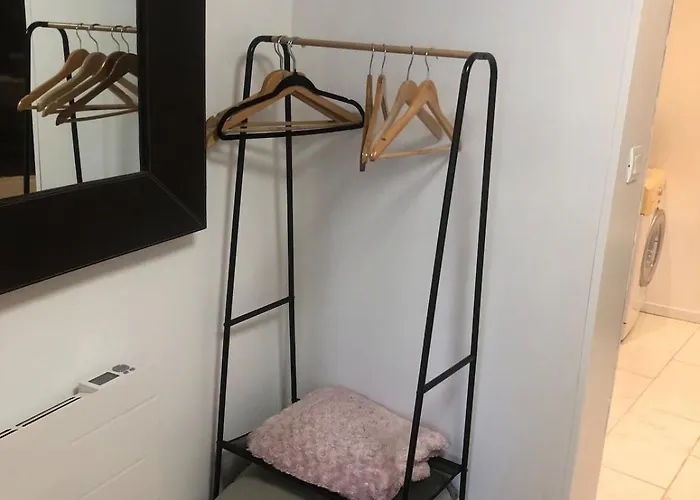 Cozy And Comfortable 2-room In *